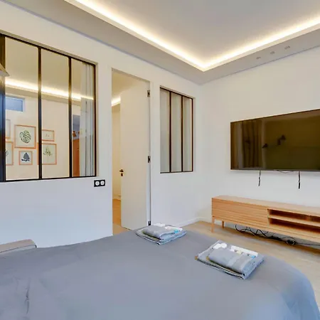 Bluestay 40 - Superb In * Paris